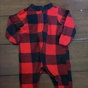 Newborn clothing lot